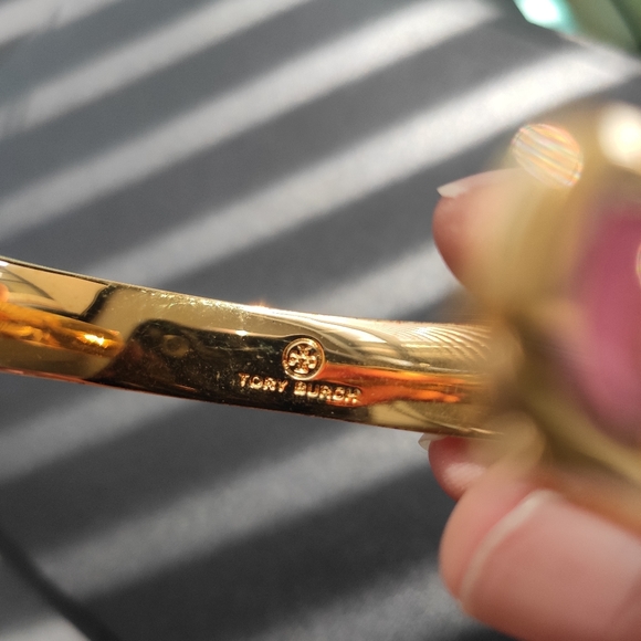 Tory Burch ENAMEL RAISED Logo Cuff Bracelet - Picture 8 of 12